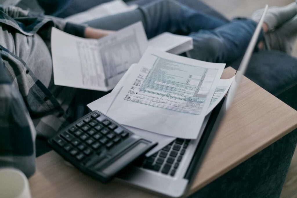 Calcolatrice e documenti fiscali - prestiti.com