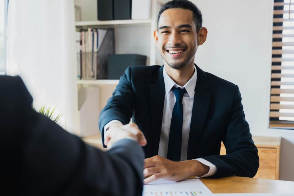Stretta di mano dopo il finanziamento - prestiti.com