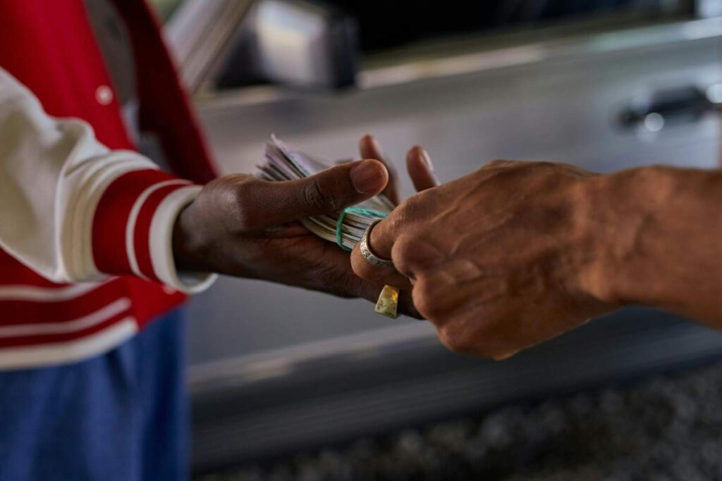 Scambio di banconote fra privati - prestiti.com