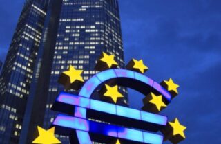 Sede della BCE con simbolo dell'euro