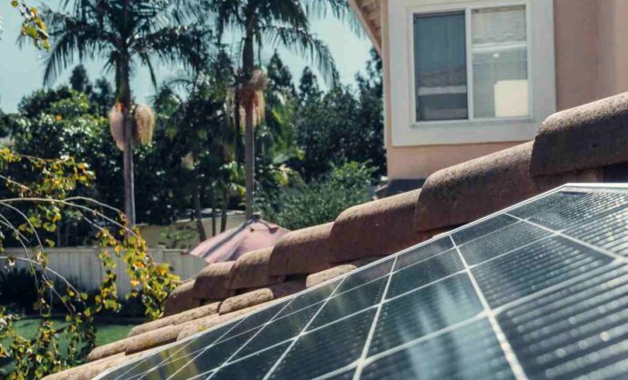 Pannelli fotovoltaici sul tetto di una casa